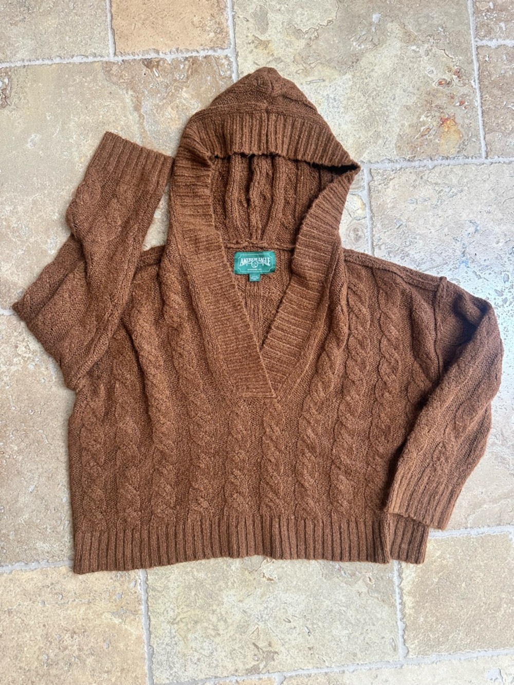 EUC American Eagle Outfitters brown cable knit hooded pullover sweatER